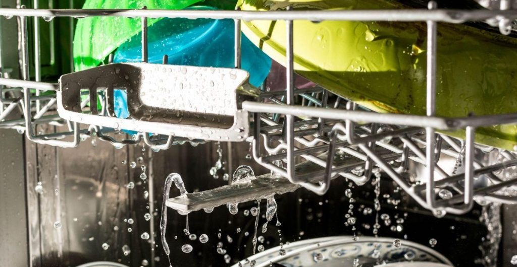 How Much Water Does a Dishwasher Use?